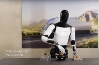 英伟达黄仁勋：人形机器人未来将成主流，售价 1-2 万美元